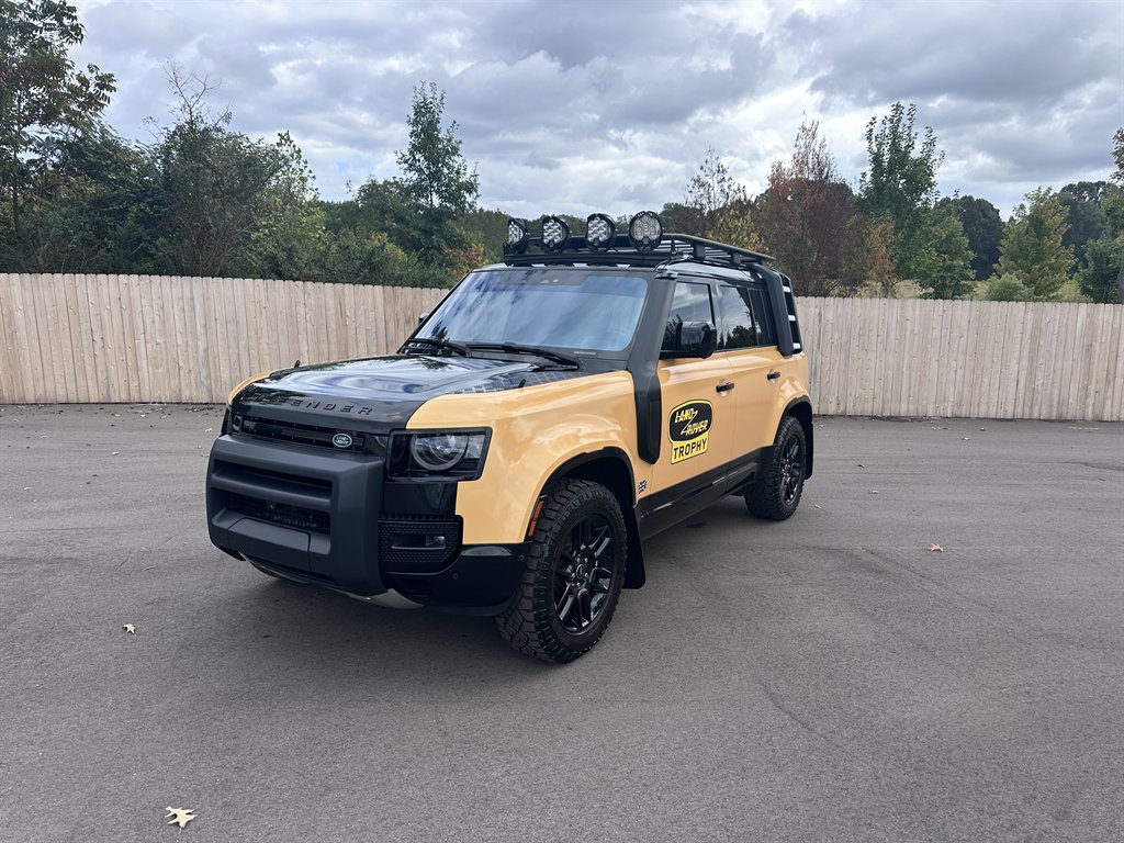 2022 Land Rover Defender X-Dynamic SE's photo