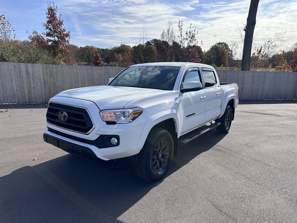 2023 Toyota Tacoma SR5's photo