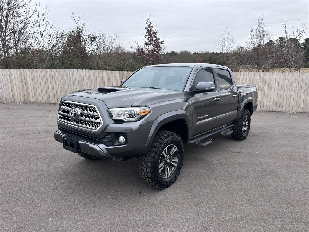 2017 Toyota Tacoma TRD Sport's photo