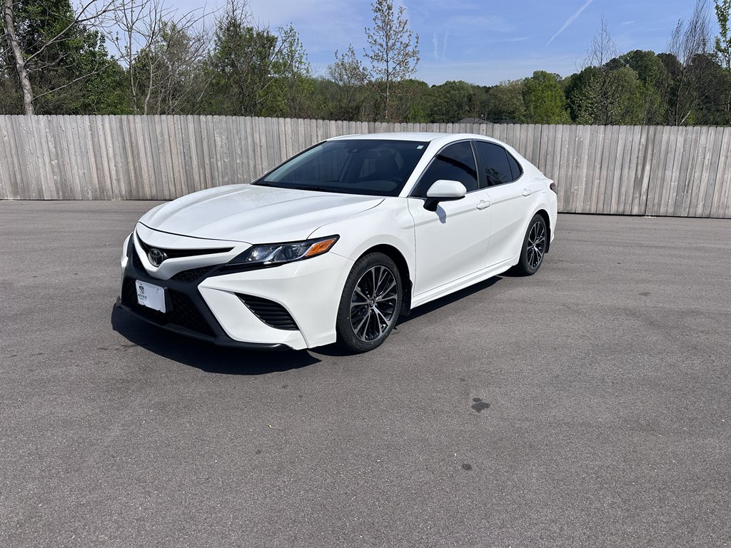 2019 Toyota Camry 2.5 Auto SE's photo