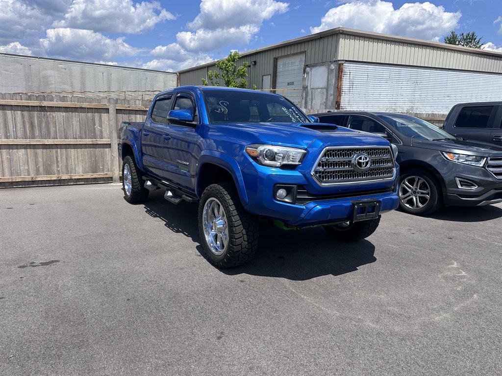 2017 Toyota Tacoma TRD Sport Double Cab 4x4 V6 Auto SB's photo